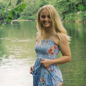 Meet your Posher, Elissa